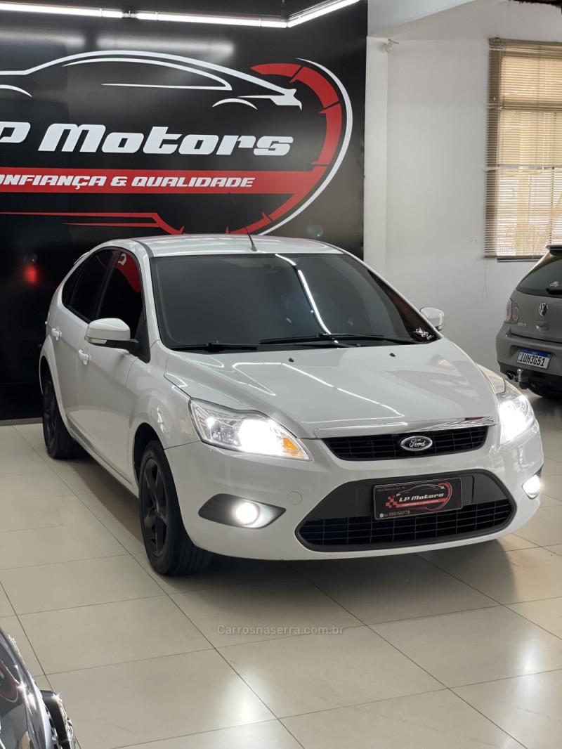 FOCUS 1.6 GLX 16V FLEX 4P MANUAL - 2013 - FARROUPILHA