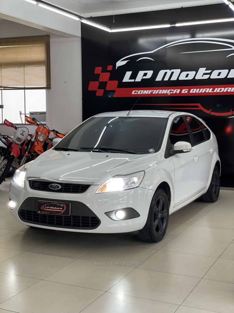 FOCUS 1.6 GLX 16V FLEX 4P MANUAL - 2013 - FARROUPILHA