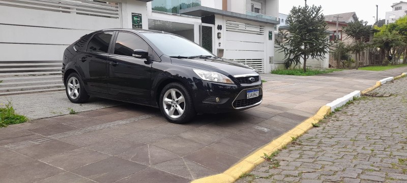 FOCUS 1.6 GLX 16V FLEX 4P MANUAL - 2011 - FARROUPILHA