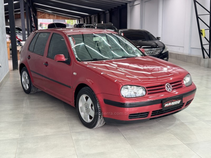 GOLF 1.6 MI 8V GASOLINA 4P MANUAL - 2001 - SAPIRANGA