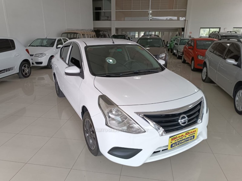 VERSA 1.0 12V FLEX 4P MANUAL - 2017 - NOVA PETRóPOLIS