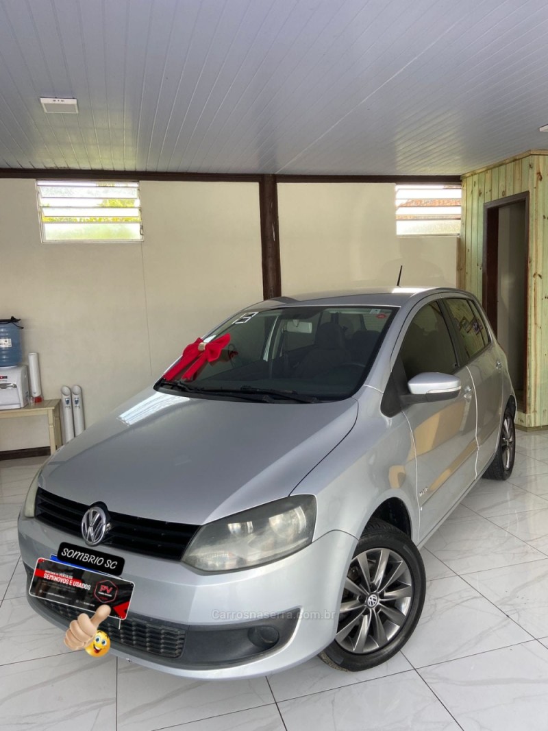 FOX 1.0 MI TREND 8V FLEX 4P MANUAL - 2013 - SOMBRIO