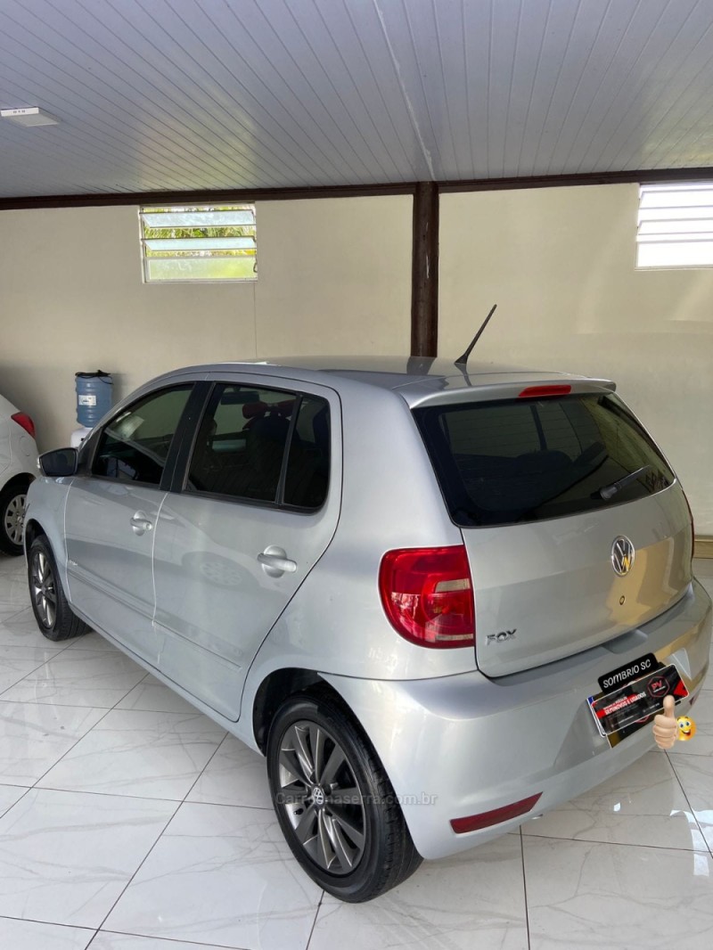 FOX 1.0 MI TREND 8V FLEX 4P MANUAL - 2013 - SOMBRIO