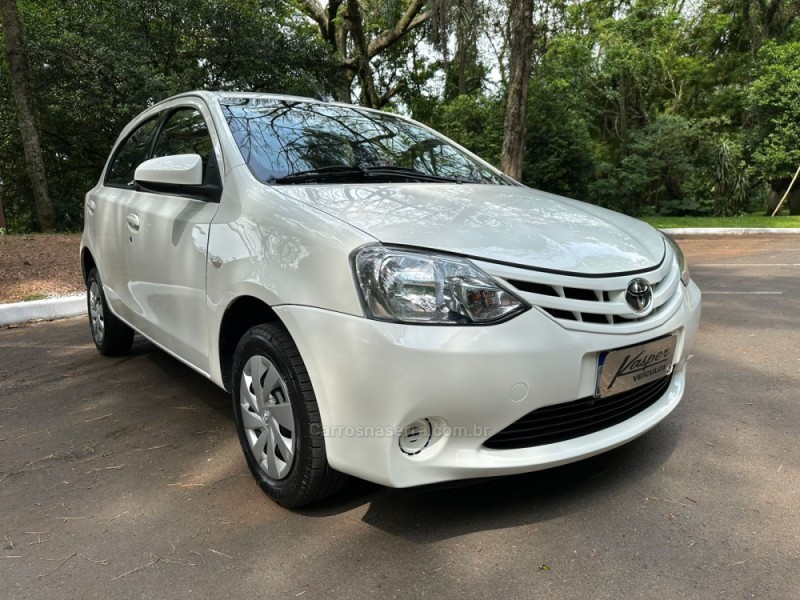 ETIOS 1.5 XS 16V FLEX 4P MANUAL - 2017 - DOIS IRMãOS