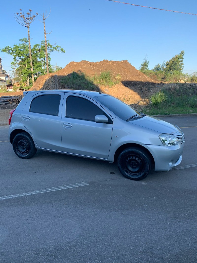 ETIOS 1.3 XS 16V FLEX 4P MANUAL - 2013 - CAXIAS DO SUL