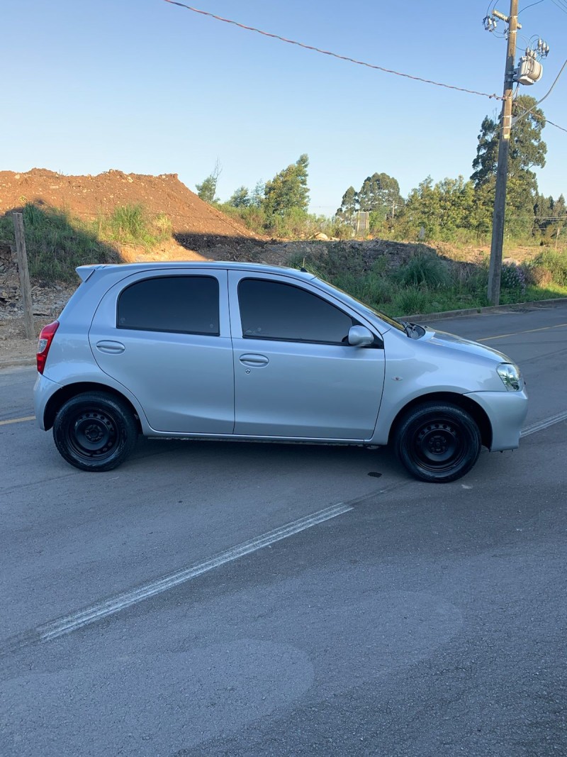 ETIOS 1.3 XS 16V FLEX 4P MANUAL - 2013 - CAXIAS DO SUL