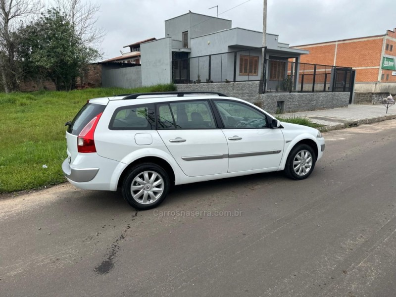 MÉGANE 1.6 DYNAMIQUE 16V FLEX 4P MANUAL - 2011 - CAMPO BOM