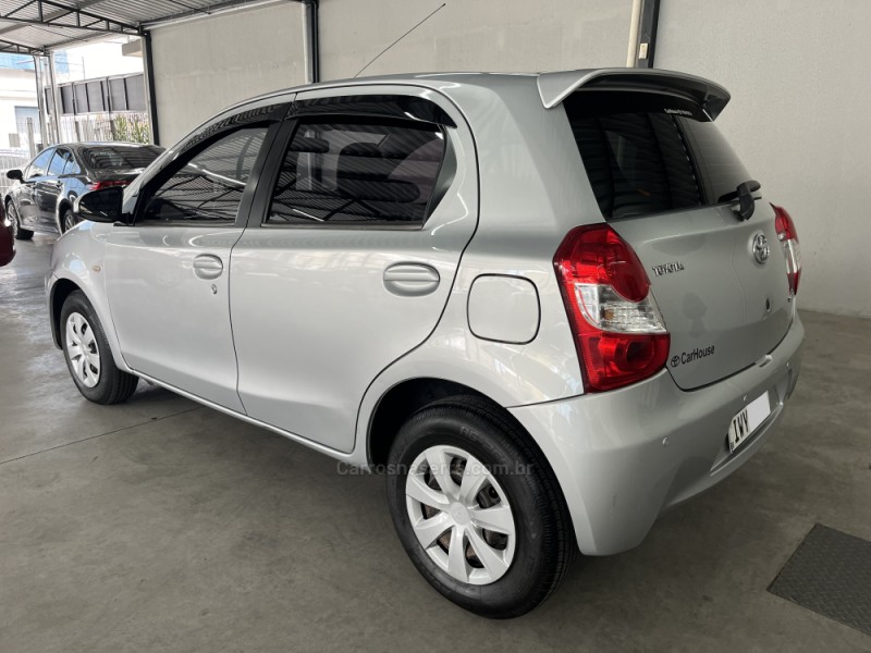 ETIOS 1.5 XS 16V FLEX 4P MANUAL