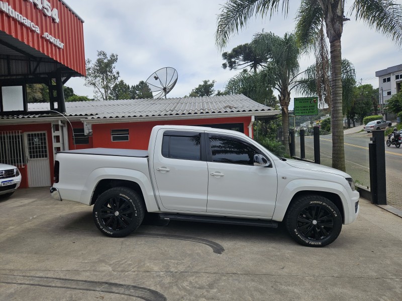 AMAROK 3.0 V6 TDI HIGHLINE CD DIESEL 4MOTION AUTOMÁTICO - 2019 - CAXIAS DO SUL