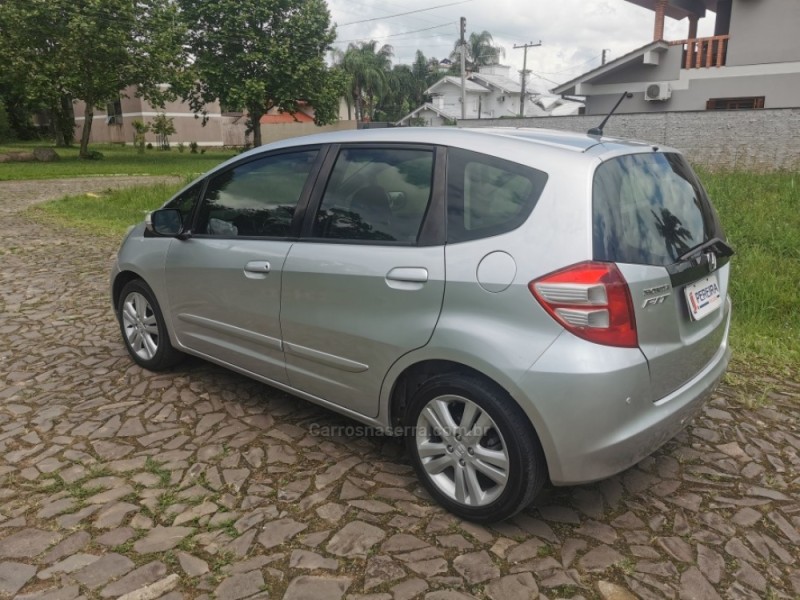 FIT 1.5 EX 16V GASOLINA 4P AUTOMÁTICO - 2009 - SãO SEBASTIãO DO CAí