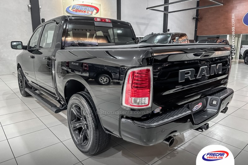 CLASSIC 5.7 V8 GASOLINA LARAMIE NIGHT EDITION CD 4X4 AUTOMÁTICO - 2023 - SARANDI