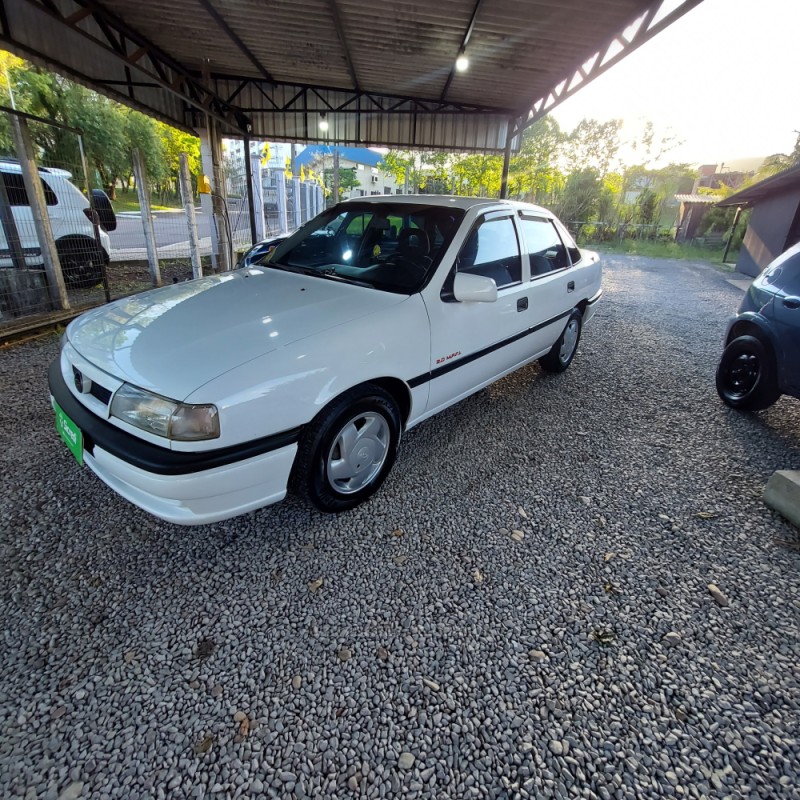 VECTRA 2.0 MPFI GLS 8V GASOLINA 4P MANUAL - 1996 - BOM PRINCíPIO