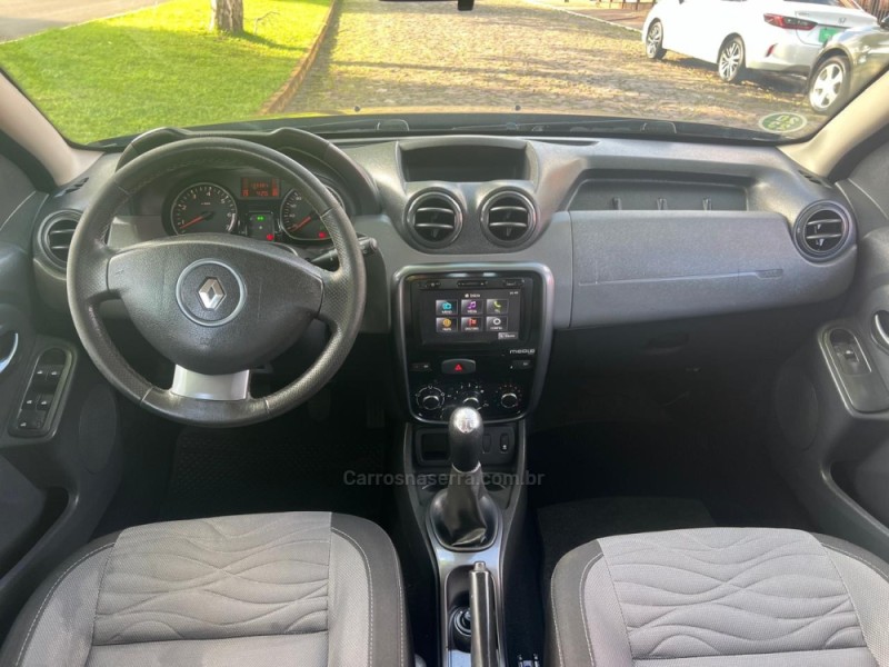 DUSTER 1.6 DYNAMIQUE 4X2 16V FLEX 4P MANUAL - 2013 - DOIS IRMãOS