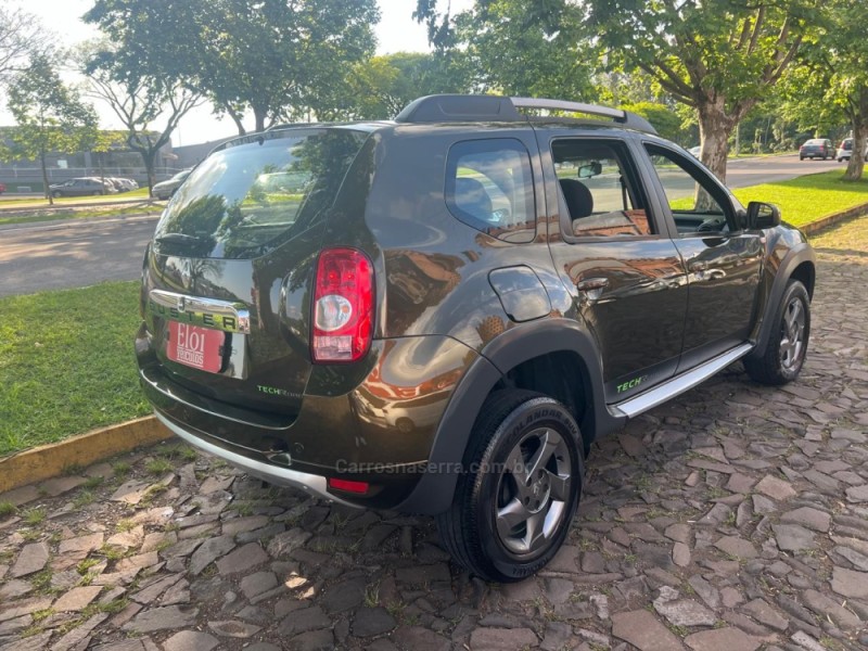 DUSTER 1.6 DYNAMIQUE 4X2 16V FLEX 4P MANUAL - 2013 - DOIS IRMãOS