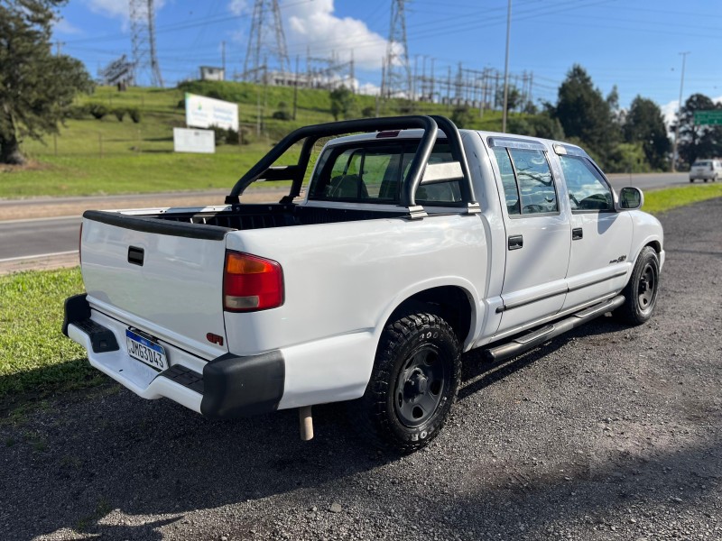 S10 2.2 MPFI DLX 4X2 CD 8V GASOLINA 4P MANUAL - 1997 - FARROUPILHA