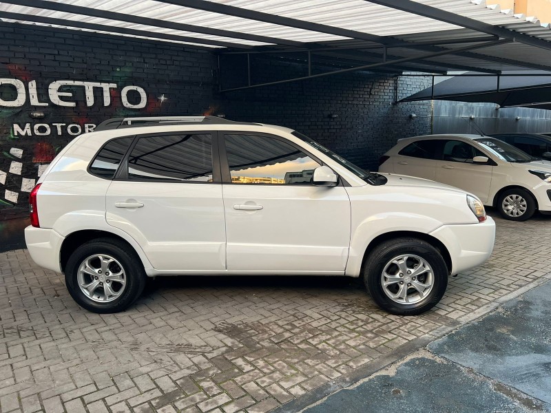 TUCSON 2.0 MPFI GLS TOP 16V 143CV 2WD FLEX 4P AUTOMÁTICO - 2015 - CAXIAS DO SUL