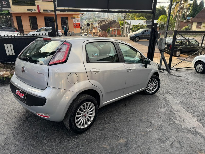 PUNTO 1.4 ATTRACTIVE 8V FLEX 4P MANUAL - 2013 - CAXIAS DO SUL