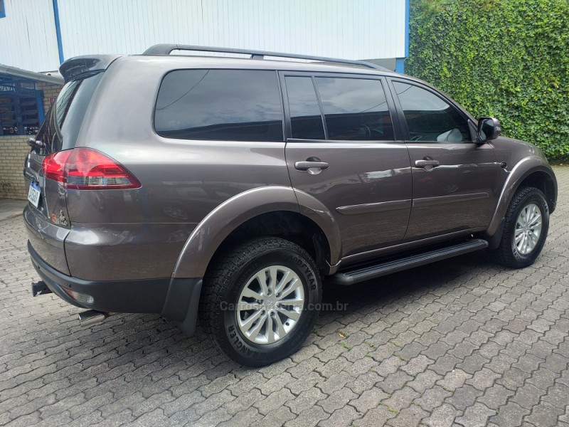 PAJERO DAKAR 3.2 HPE 4X4 7 LUGARES 16V TURBO INTERCOOLER DIESEL 4P AUTOMÁTICO - 2017 - CAXIAS DO SUL