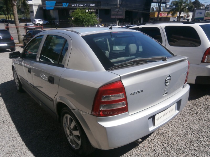 ASTRA 2.0 MPFI 8V GASOLINA 4P MANUAL - 2003 - FARROUPILHA