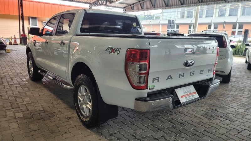 RANGER 3.2 XLT 4X4 CD 20V DIESEL 4P AUTOMÁTICO - 2016 - GARIBALDI