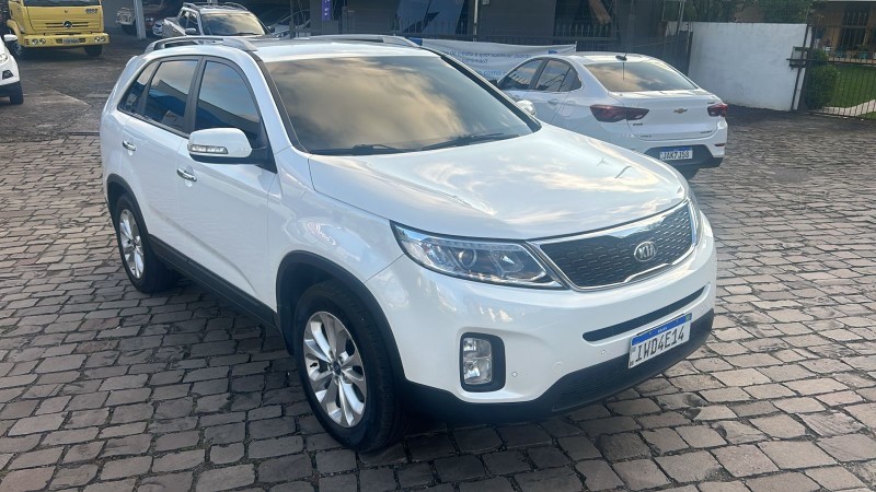 SORENTO 2.4 EX 4X2 16V GASOLINA 4P AUTOMÁTICO - 2015 - FARROUPILHA