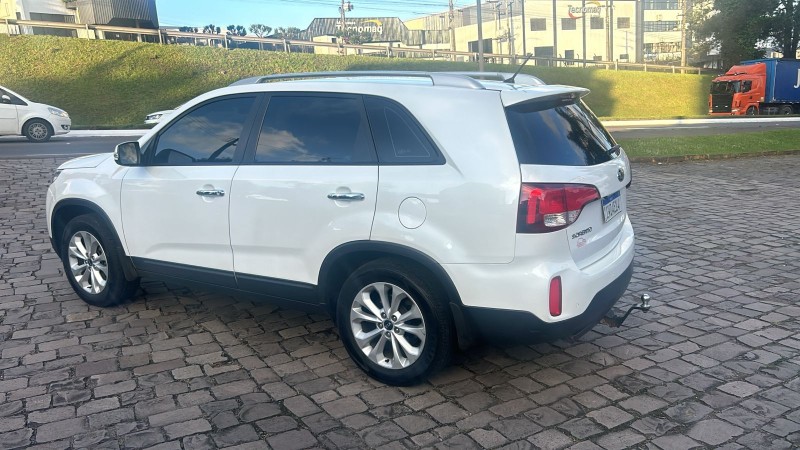 SORENTO 2.4 EX 4X2 16V GASOLINA 4P AUTOMÁTICO - 2015 - FARROUPILHA