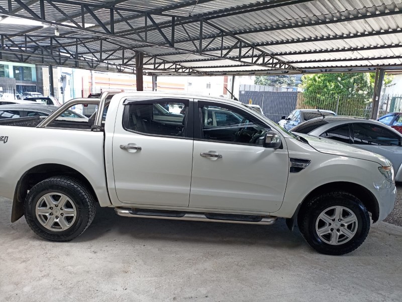 RANGER 3.2 XLT 4X4 CD 20V DIESEL 4P AUTOMÁTICO - 2014 - CAXIAS DO SUL