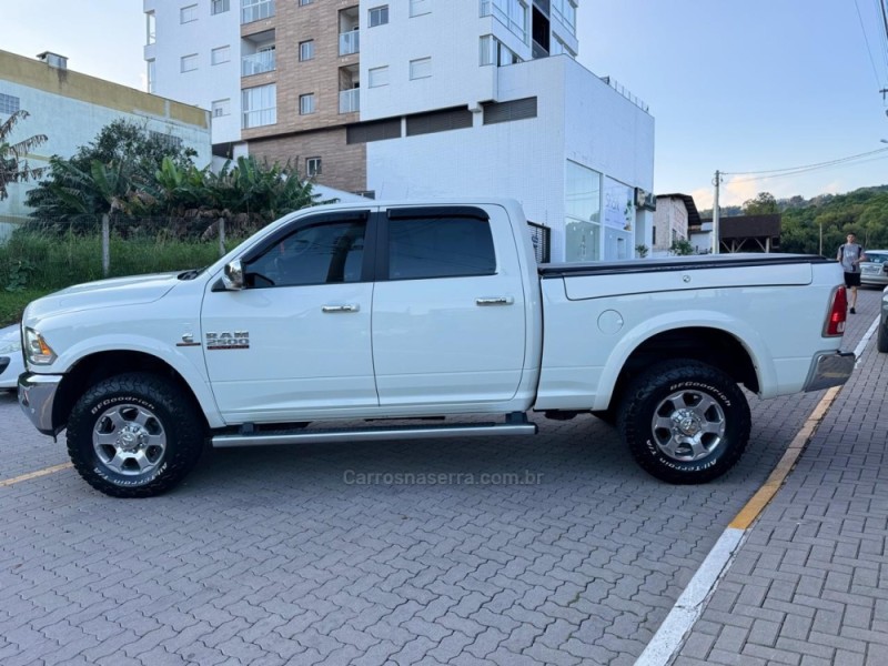 RAM 6.7 2500 LARAMIE 4X4 CD I6 TURBO DIESEL 4P AUTOMÁTICO