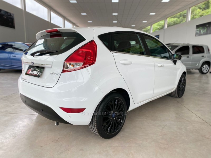 FIESTA 1.6 TITANIUM PLUS HATCH 16V FLEX 4P AUTOMÁTICO - 2016 - NOVO HAMBURGO