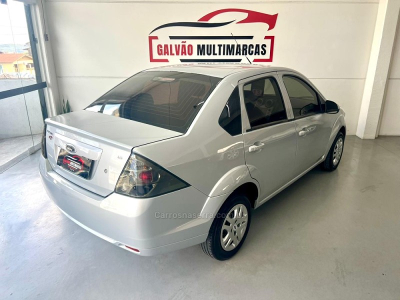 FIESTA 1.6 MPI CLASS SEDAN 8V FLEX 4P MANUAL - 2013 - CAXIAS DO SUL