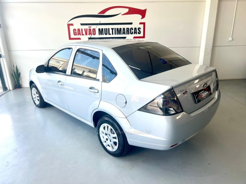 FIESTA 1.6 MPI CLASS SEDAN 8V FLEX 4P MANUAL - 2013 - CAXIAS DO SUL