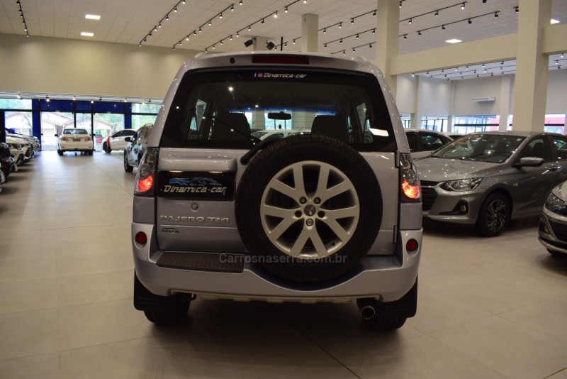 PAJERO TR4 2.0 4X2 16V 140CV FLEX 4P MANUAL - 2012 - VENâNCIO AIRES