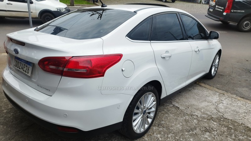 FOCUS 2.0 TITANIUM SEDAN 16V FLEX 4P AUTOMÁTICO - 2019 - FARROUPILHA