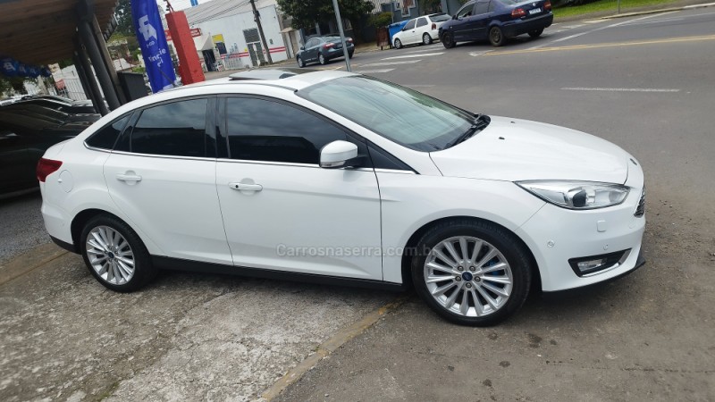 FOCUS 2.0 TITANIUM SEDAN 16V FLEX 4P AUTOMÁTICO - 2019 - FARROUPILHA