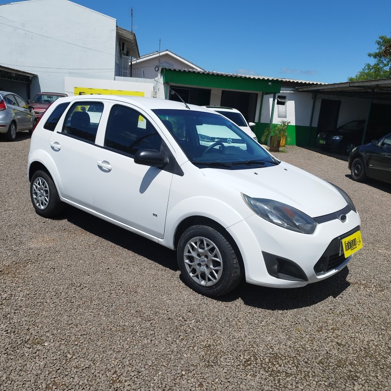 FIESTA 1.0 MPI 8V GASOLINA 4P MANUAL - 2014 - VENâNCIO AIRES