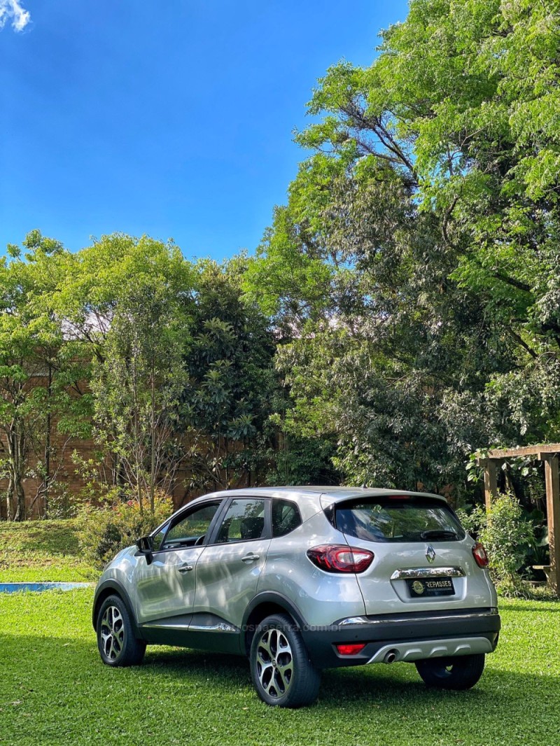 CAPTUR 2.0 16V FLEX INTENSE AUTOMÁTICO - 2020 - CAXIAS DO SUL