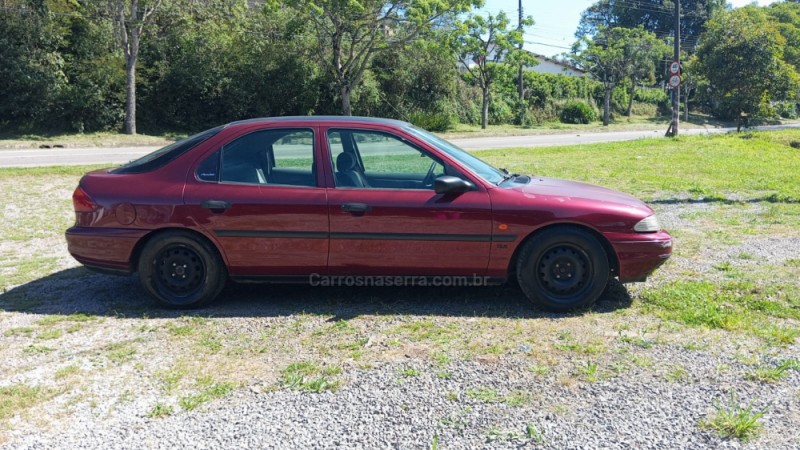 MONDEO 1.8 CLX 16V GASOLINA 4P MANUAL - 1995 - CAXIAS DO SUL