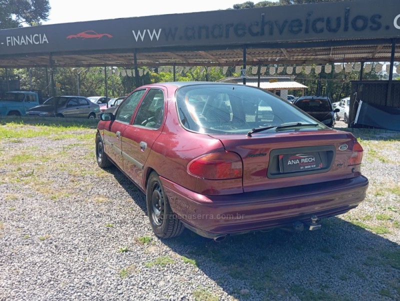 MONDEO 1.8 CLX 16V GASOLINA 4P MANUAL - 1995 - CAXIAS DO SUL