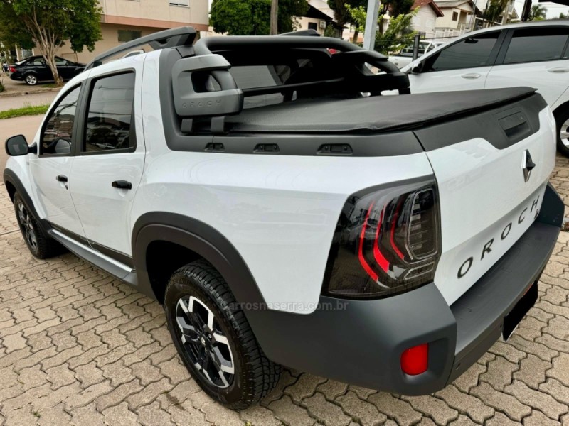 DUSTER OROCH 1.3 TCE OUTSIDER 4P FLEX AUTOMÁTICA - 2024 - PASSO FUNDO