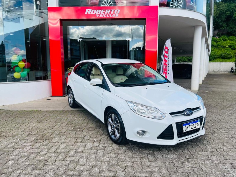 focus 1.6 se hatch 16v flex 4p automatico 2015 bento goncalves