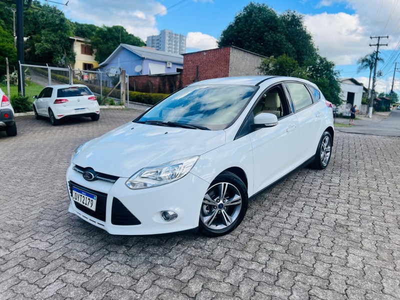 FOCUS 1.6 SE HATCH 16V FLEX 4P AUTOMÁTICO - 2015 - BENTO GONçALVES