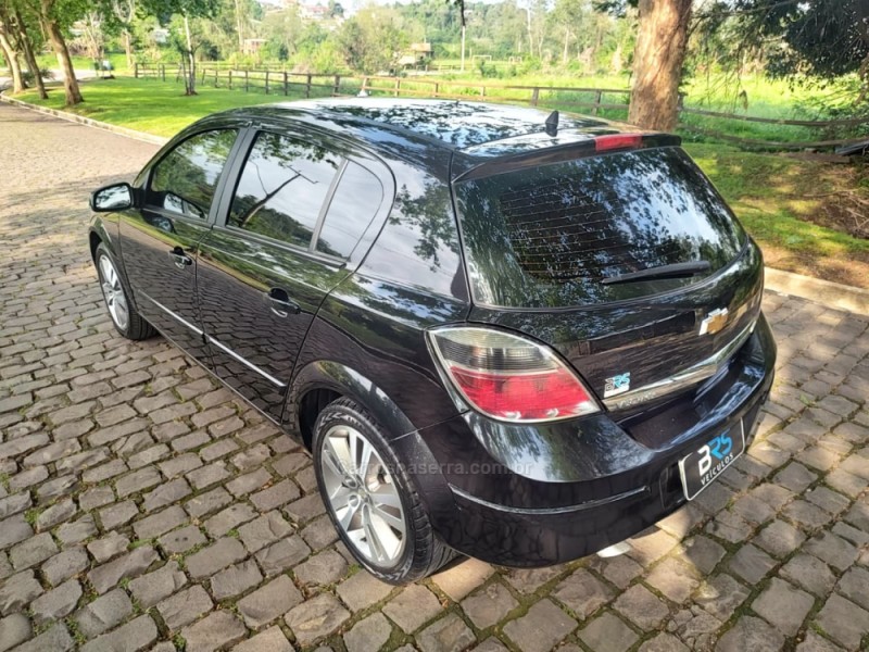 VECTRA 2.0 MPFI GT HATCH 8V FLEX 4P MANUAL - 2011 - BOM RETIRO DO SUL