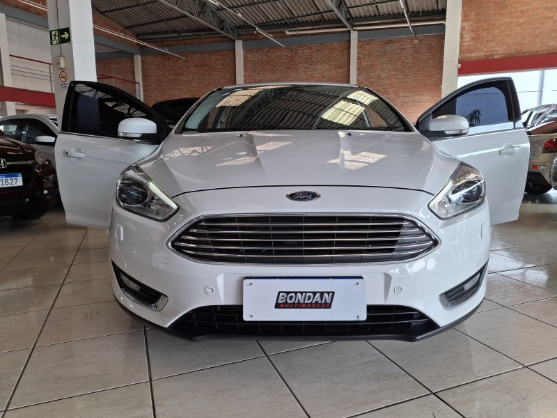 FOCUS 2.0 TITANIUM PLUS 16V FLEX 4P AUTOMÁTICO - 2016 - FARROUPILHA