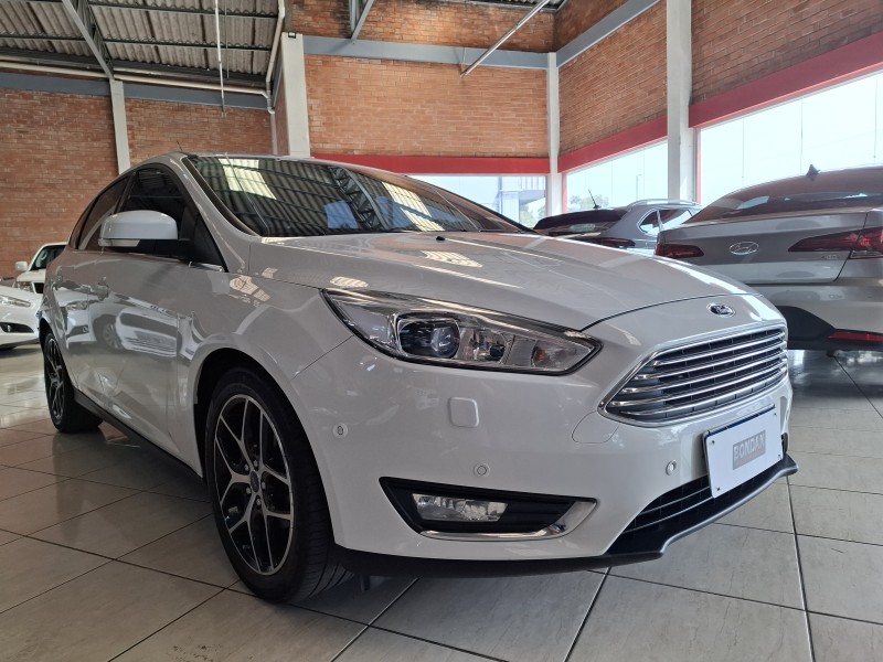 FOCUS 2.0 TITANIUM PLUS 16V FLEX 4P AUTOMÁTICO - 2016 - FARROUPILHA