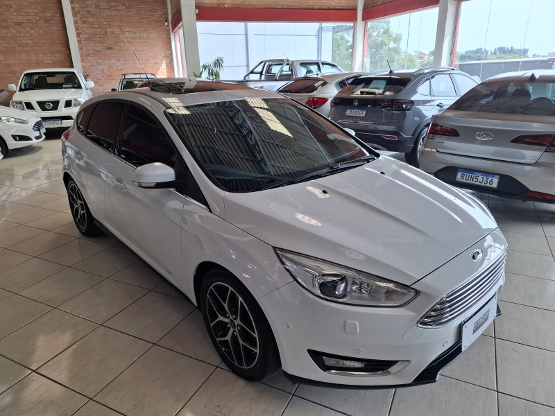 FOCUS 2.0 TITANIUM PLUS 16V FLEX 4P AUTOMÁTICO - 2016 - FARROUPILHA