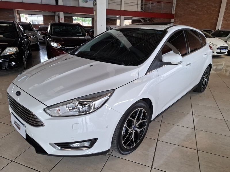 FOCUS 2.0 TITANIUM PLUS 16V FLEX 4P AUTOMÁTICO - 2016 - FARROUPILHA