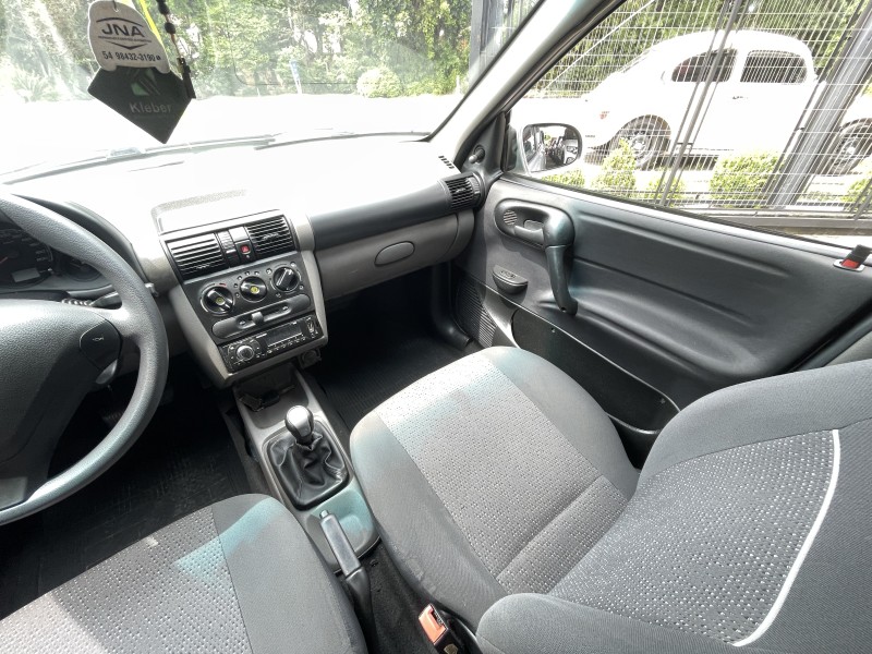 CLASSIC 1.0 MPFI LS 8V FLEX 4P MANUAL - 2015 - NOVA PETRóPOLIS