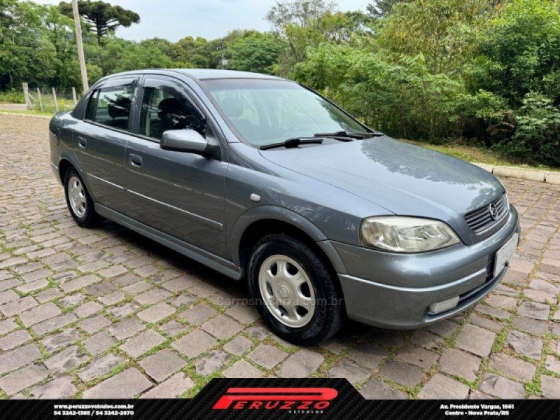 ASTRA 1.8 MPFI MILLENIUM II SEDAN 8V GASOLINA 4P MANUAL - 2001 - NOVA PRATA