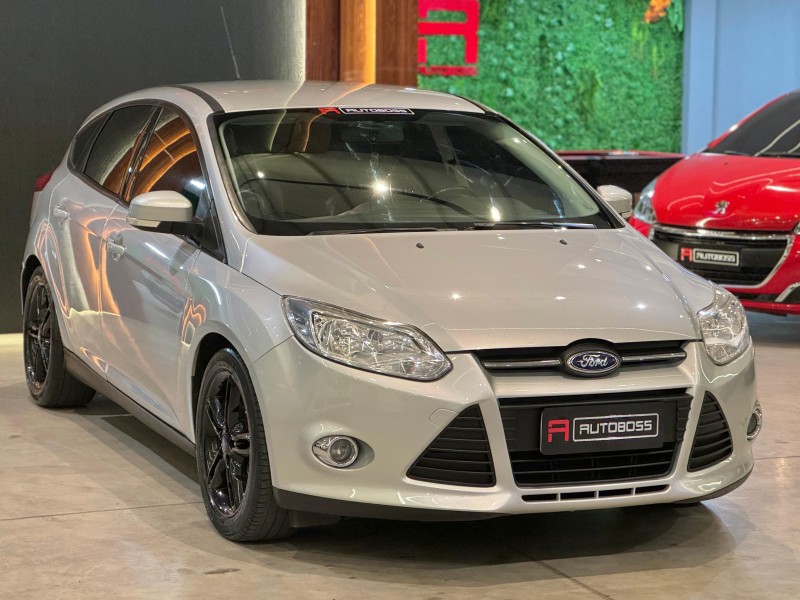 FOCUS 2.0 SE PLUS 16V FLEX 4P AUTOMÁTICO - 2015 - NOVO HAMBURGO