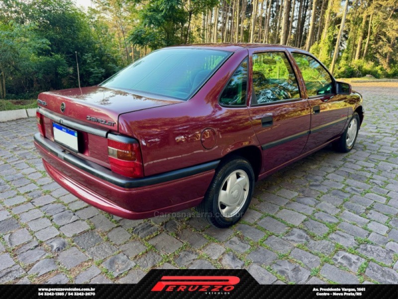 VECTRA 2.0 MPFI GLS 8V GASOLINA 4P MANUAL - 1995 - NOVA PRATA